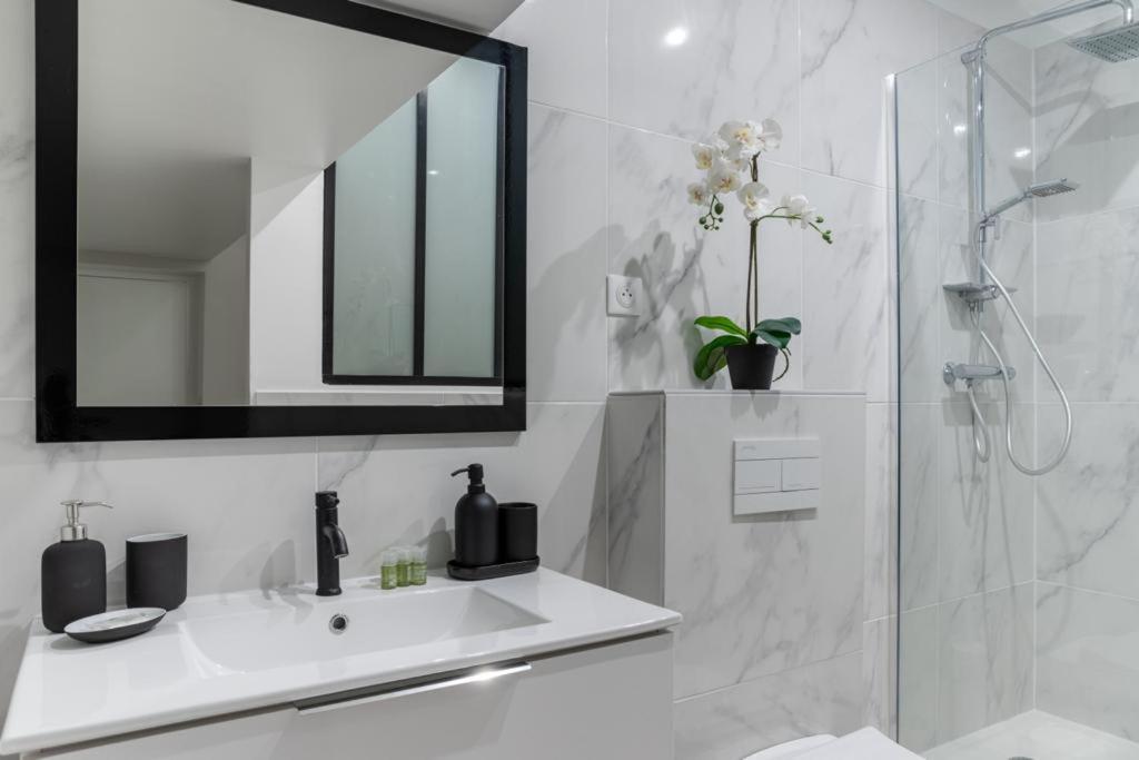 Hsh Batignolles Sauffroy Charming Apartment 8P Paris Ngoại thất bức ảnh